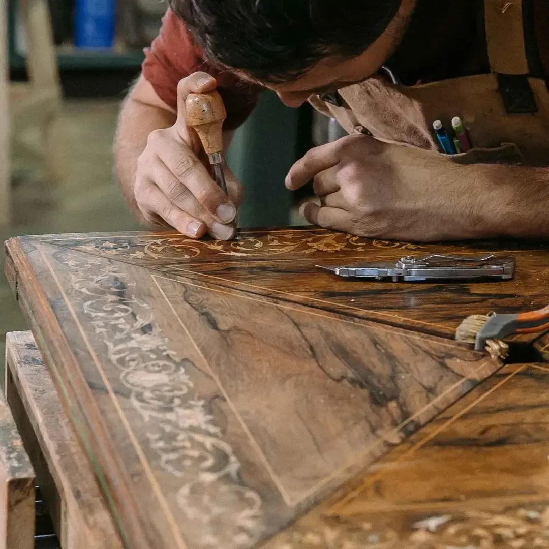 🕰 Резьба как паспорт вещи — детали, которые подсказывают подлинность