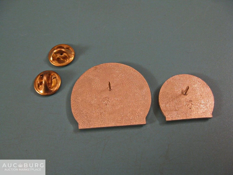 Астана-Коркем (городское оформление) - два разных значка на тяжелом металле. - additional Photos